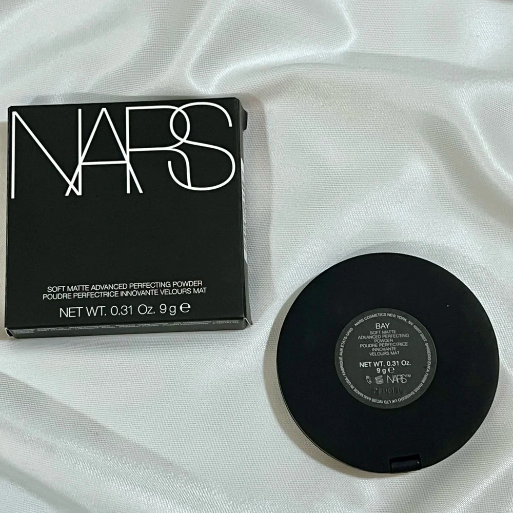 SOFT MATTE ADVANCED PERFECTING POWDER ( BAY) - Picture 5 of 5